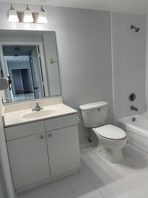 Building Photo - 9340 Fontainebleau Blvd