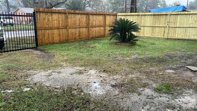 Building Photo - 8226 Darlington Dr