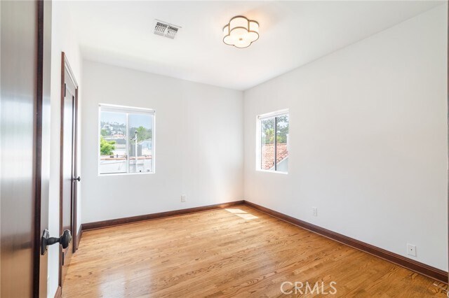 Building Photo - 1949 N Catalina St