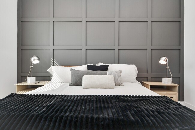 Building Photo - 2524 Live Oak St