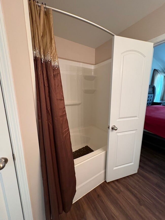 Building Photo - 4 Bedroom 2.5 Bath Home in Woodruff Near B...