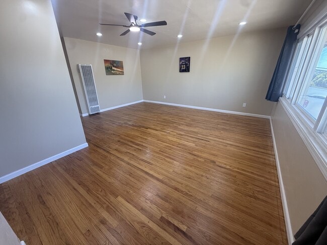 Building Photo - 5457 Dorothy Dr