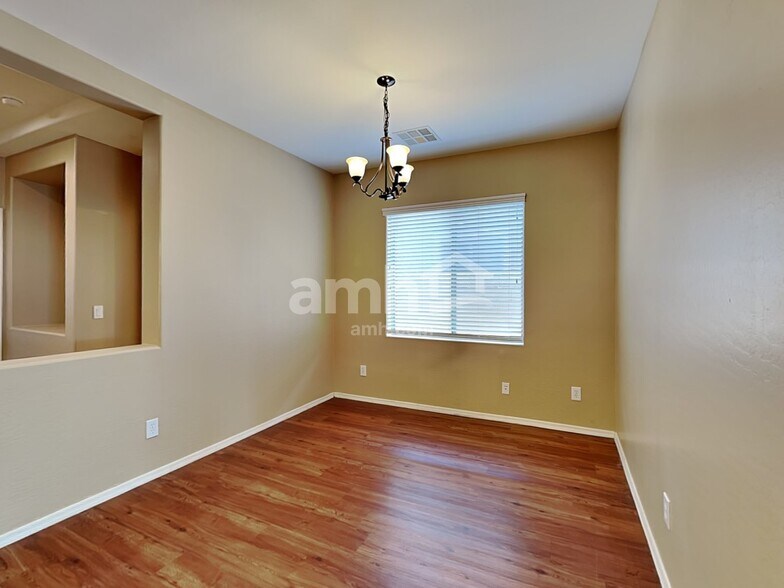 Building Photo - 38549 N Reynosa Dr