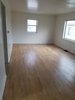 Building Photo - 918 8th Ave