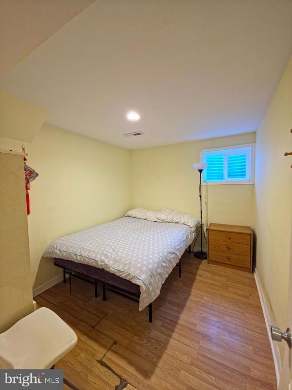 Building Photo - 200 Hardy Pl