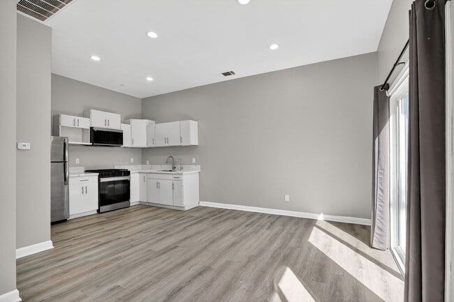 Building Photo - Cozy, perfectly located 2 bedroom unit in San Diego!