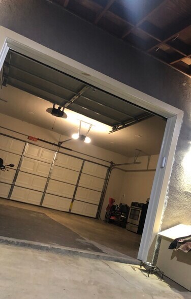 Building Photo - 420 Broderick Ave