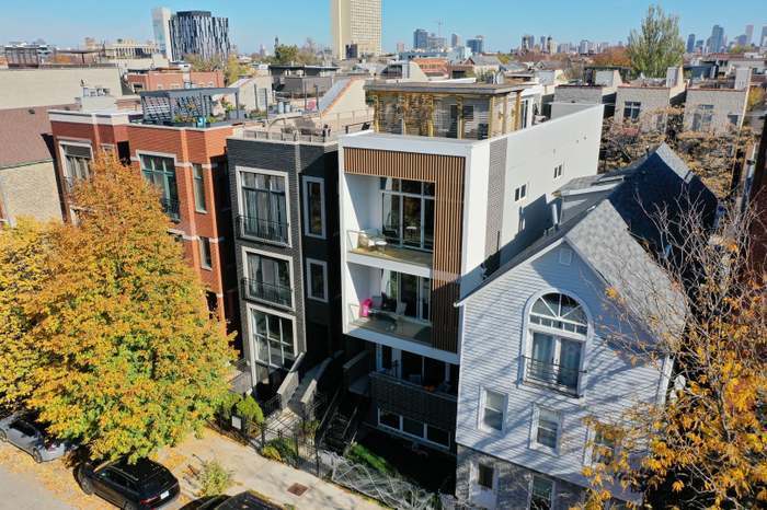 Building Photo - 1021 N Hermitage Ave