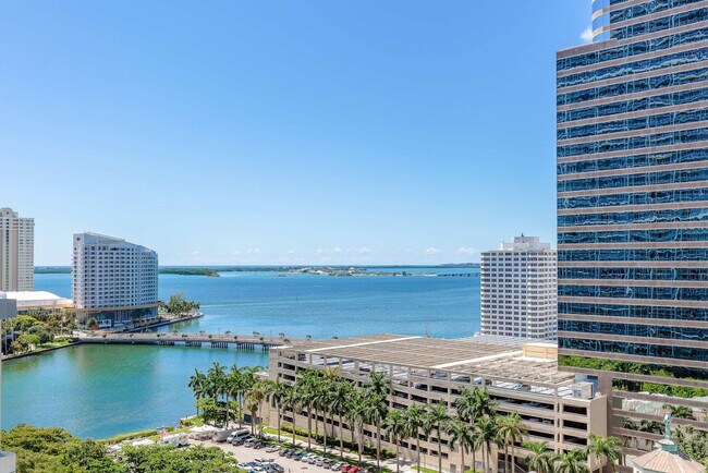 Building Photo - 485 Brickell Ave