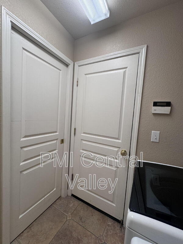 Building Photo - 2044 London Ave