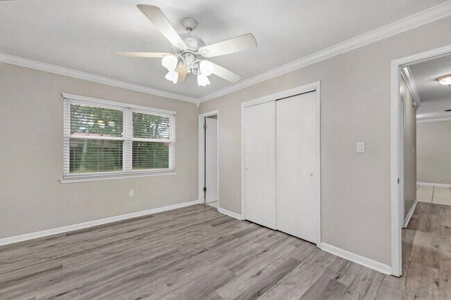 Building Photo - Charming 3 Bedroom Home in Pine Meadows – Prime Fort Walton Beach Location