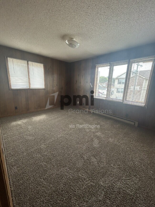 Building Photo - 955 4th St