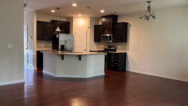 Building Photo - 702 Treviso Ln