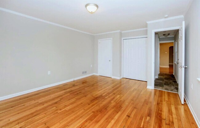 Building Photo - 1408 Gates St