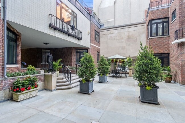 Building Photo - 271 Beacon St