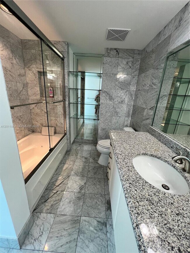 Building Photo - 2101 Brickell Ave