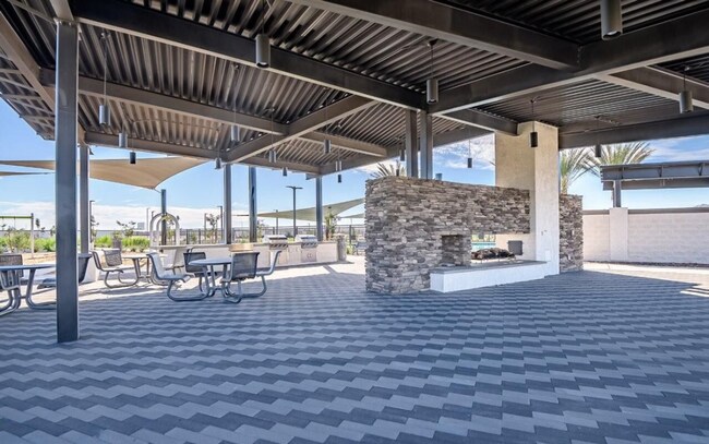 Building Photo - Spacious, Stylish, and Ready for You!