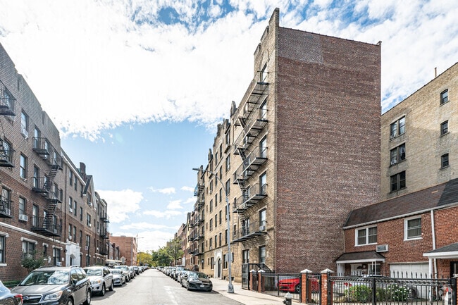 Building Photo - 3230 93rd St