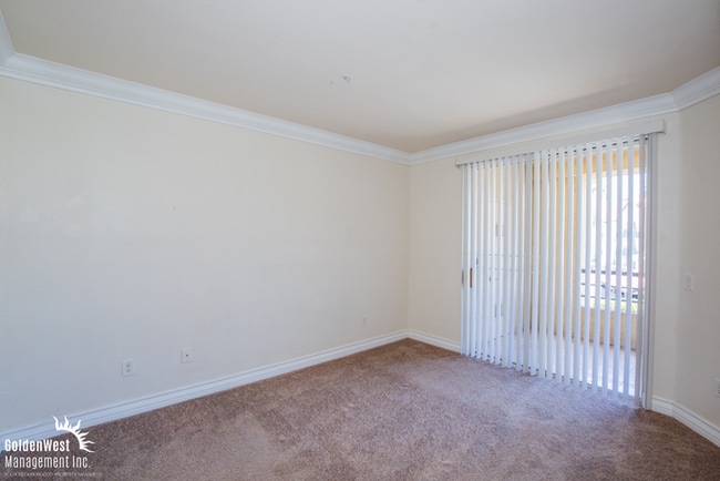 Building Photo - Elegant 1Bdm 1Ba Condo in Guard-Gated Las Vegas Community.