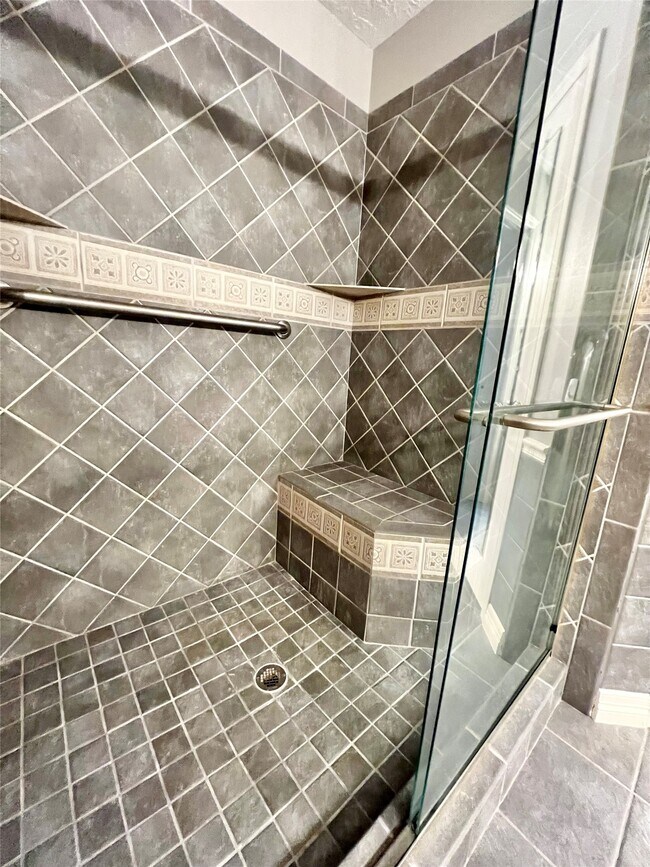 Building Photo - 17527 Forest Mist Dr