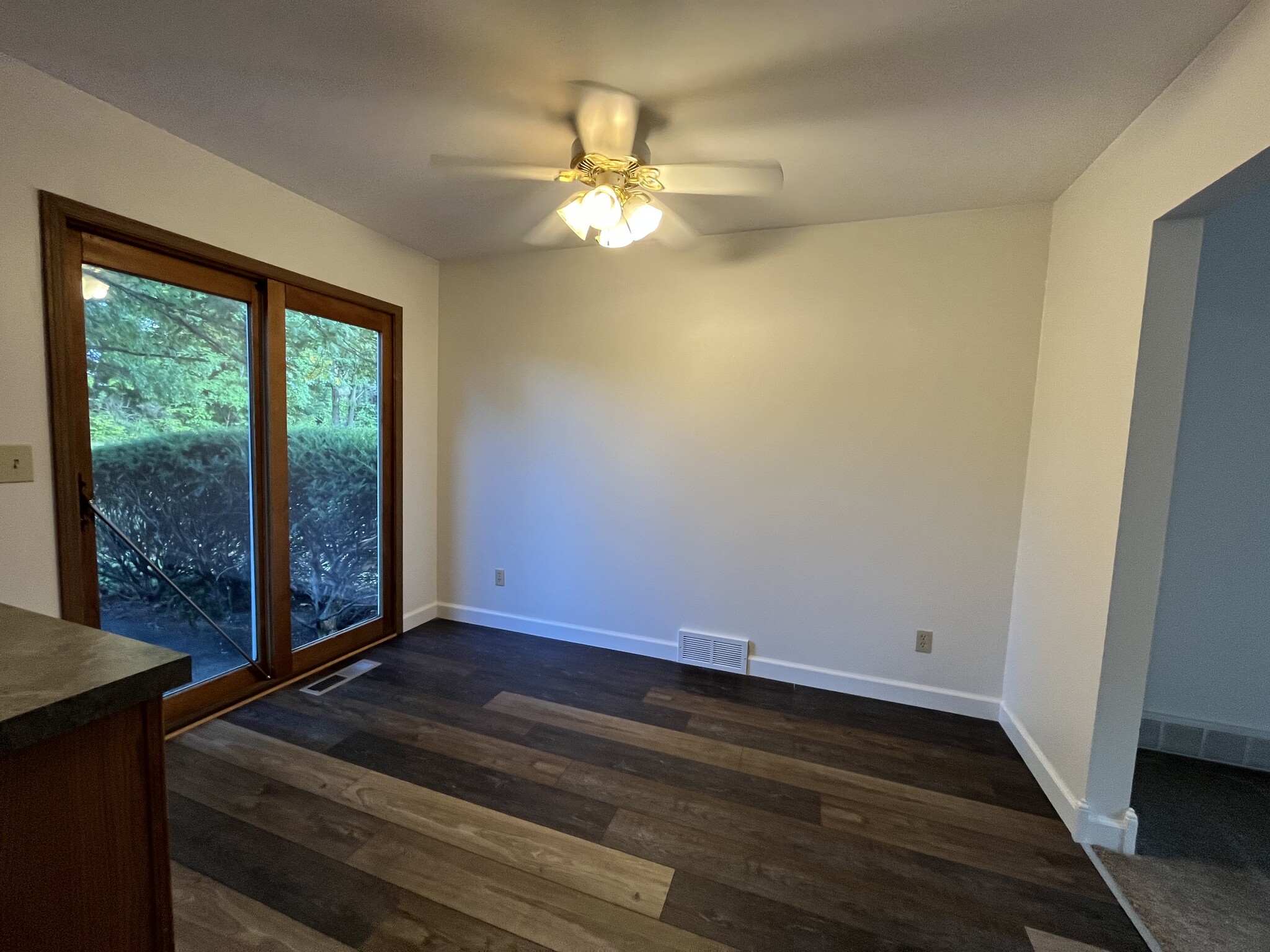 Dining Room - 4305 S Main St