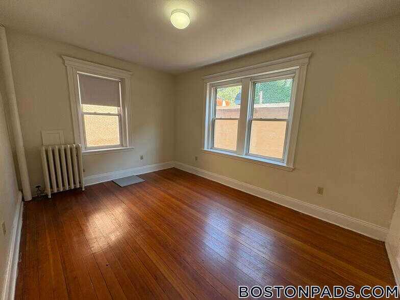 Building Photo - 1788 Beacon St