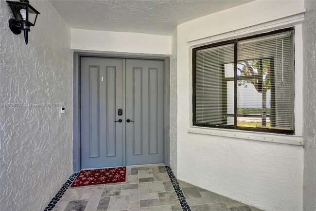 Building Photo - 155 Love Crescent