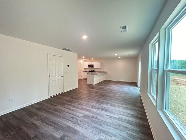 Building Photo - Like NEW 2-story 4 bedroom 2.5 bath Home in the Windcrest Acres Community in Asheboro w/ 1 car-ga...