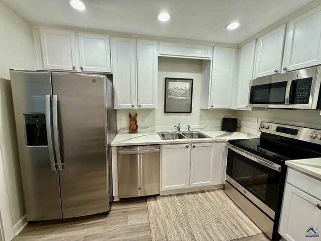 Building Photo - 100 Webster Wy