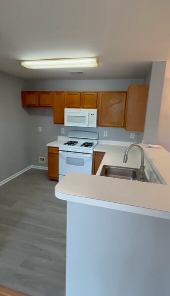 New Kitchen - 13306 Kilmarnock Way