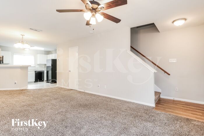 Building Photo - 15613 Martineau St