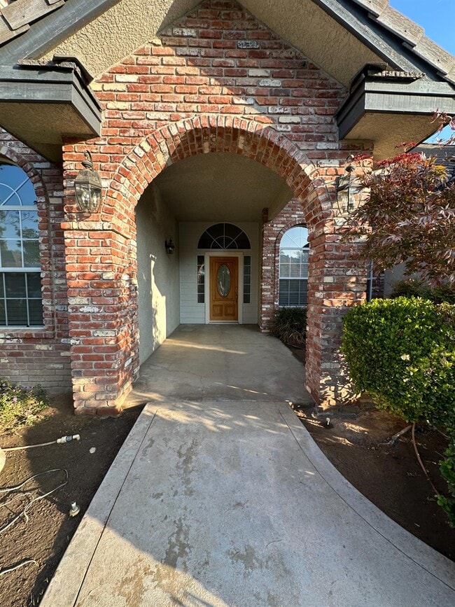 Building Photo - 535 W Decatur Ave