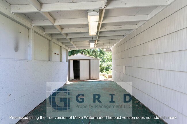 Building Photo - Charming 2 Bedroom Bungalow Available in NE Portland!