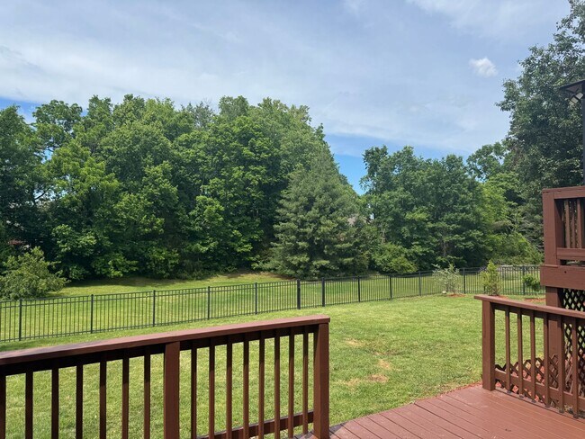 Building Photo - Brentwood 4BR Home