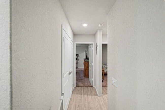 Building Photo - 3BED/2BATH HOUSE AVAILABLE FOR LEASE!