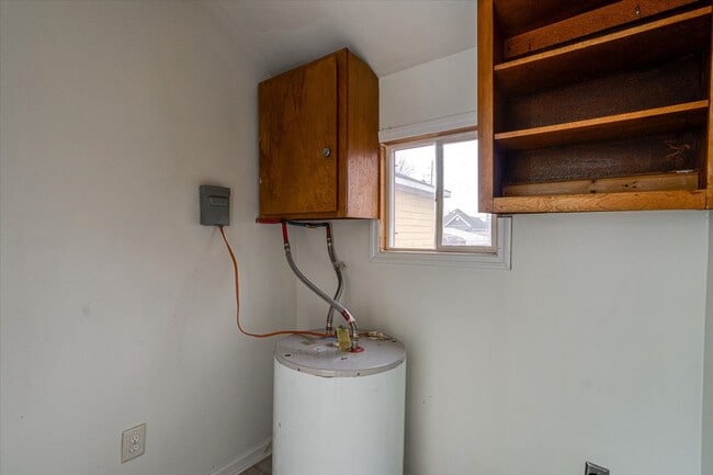 Building Photo - 555 Dodson Ave