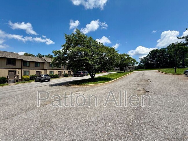 Building Photo - 4 Dawnwood Cir