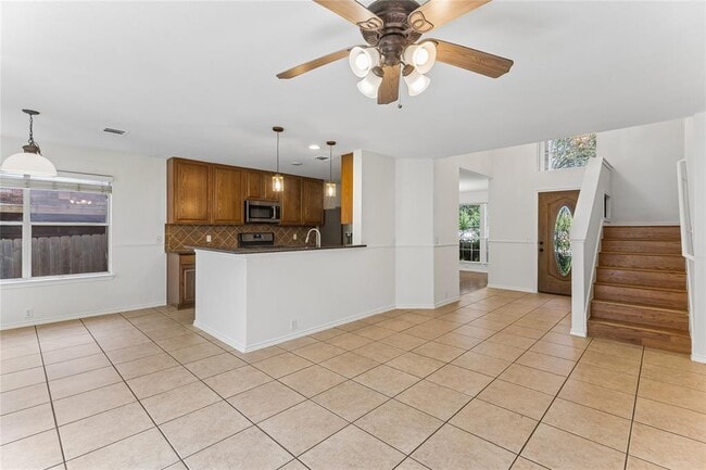 Building Photo - 2372 Paradise Ridge Dr