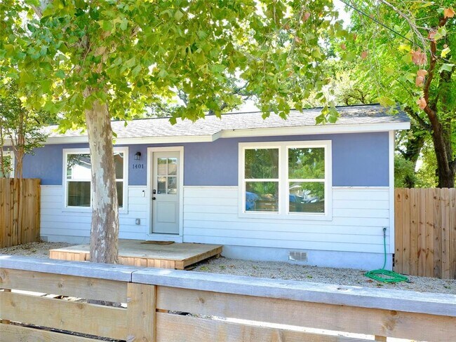 Building Photo - 1401 Marcus Pl