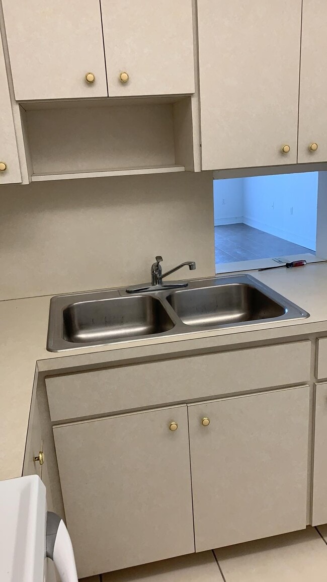 Building Photo - 15600 NW 7th Ave