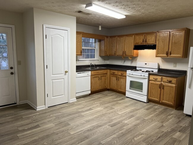 Building Photo - 2942 Fields Dr