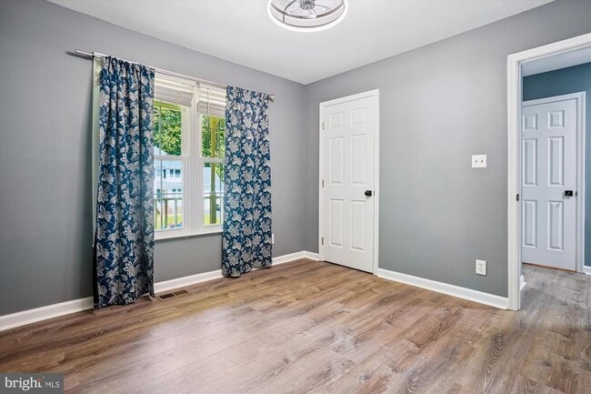 Building Photo - 6219 Forest Grove Dr