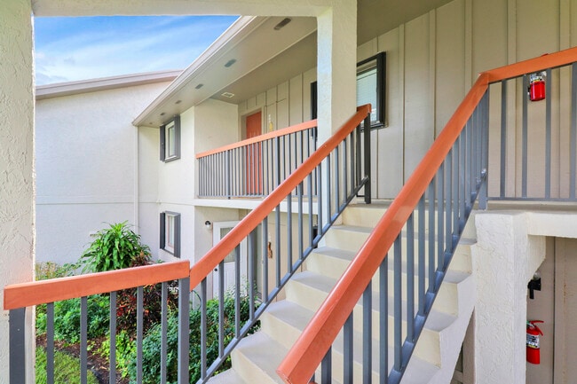 Building Photo - 1600 NE Dixie Hwy