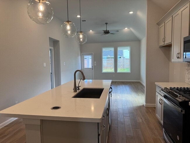 Building Photo - 5606 Pearl Vis Dr