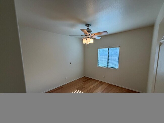 Building Photo - 5233 E Carmel Ave