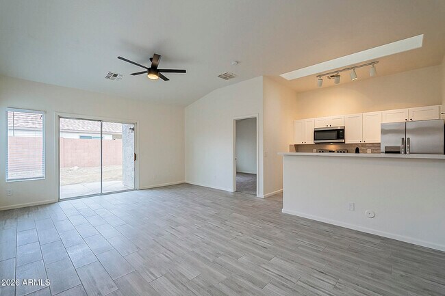 Building Photo - 6610 E University Dr