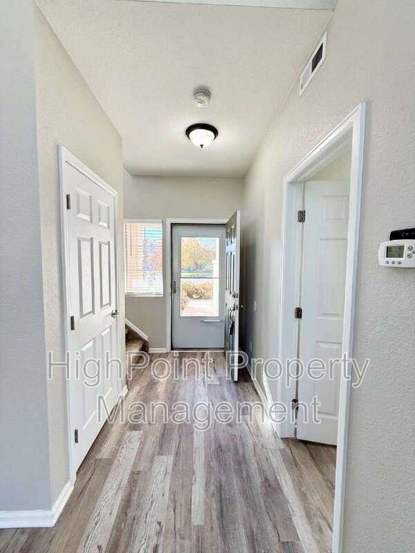 Building Photo - 14837 E 118th Ave