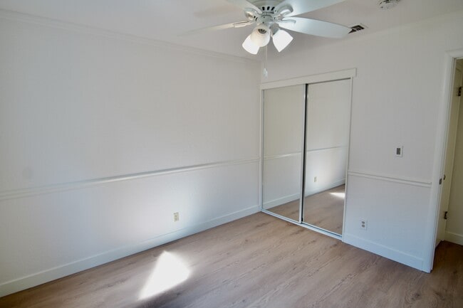 Building Photo - 4400 Sunrise Ct