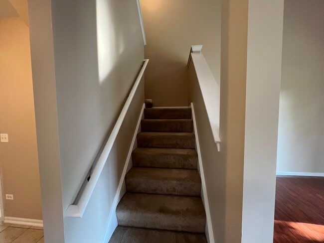 Building Photo - 2820 White Thorn Cir