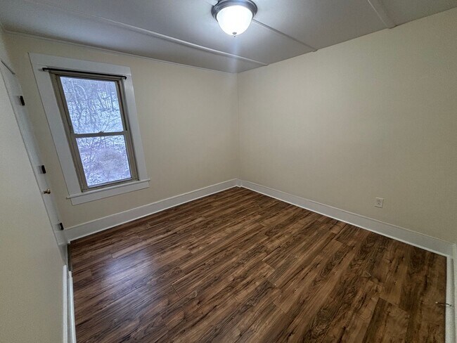 Building Photo - 133-143-143 Beaver St